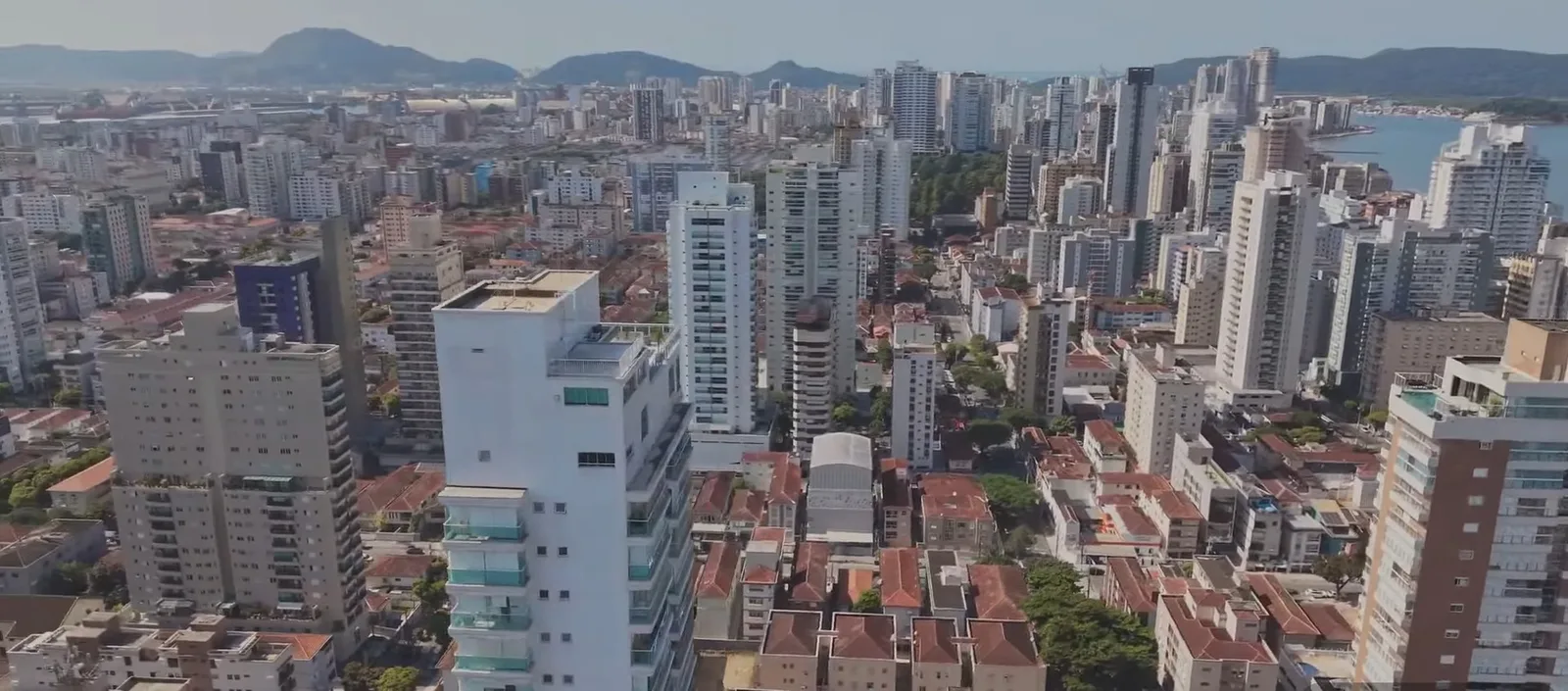 “Efeito Godzilla”: verticalização em Santos é alvo de críticas por impacto urbano