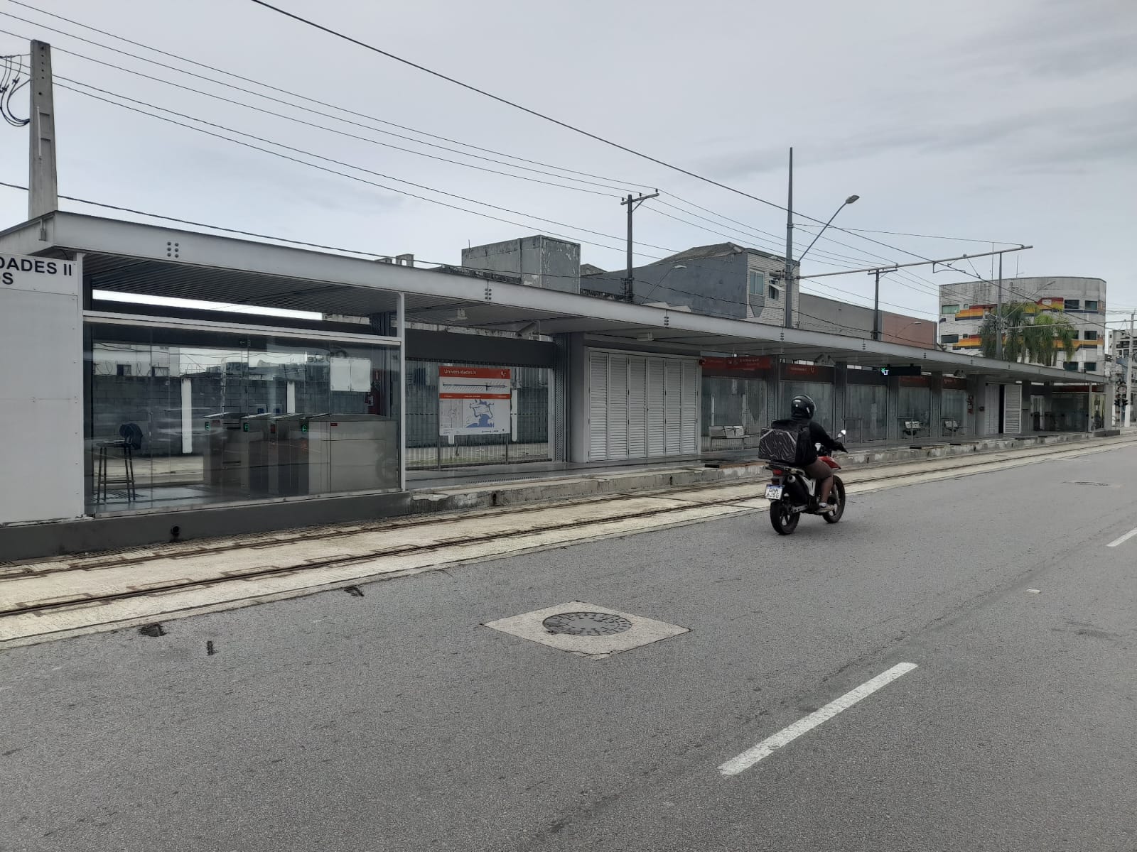 Corrida em Santos provoca paralisação do VLT por quase 40 horas e gera críticas de usuários