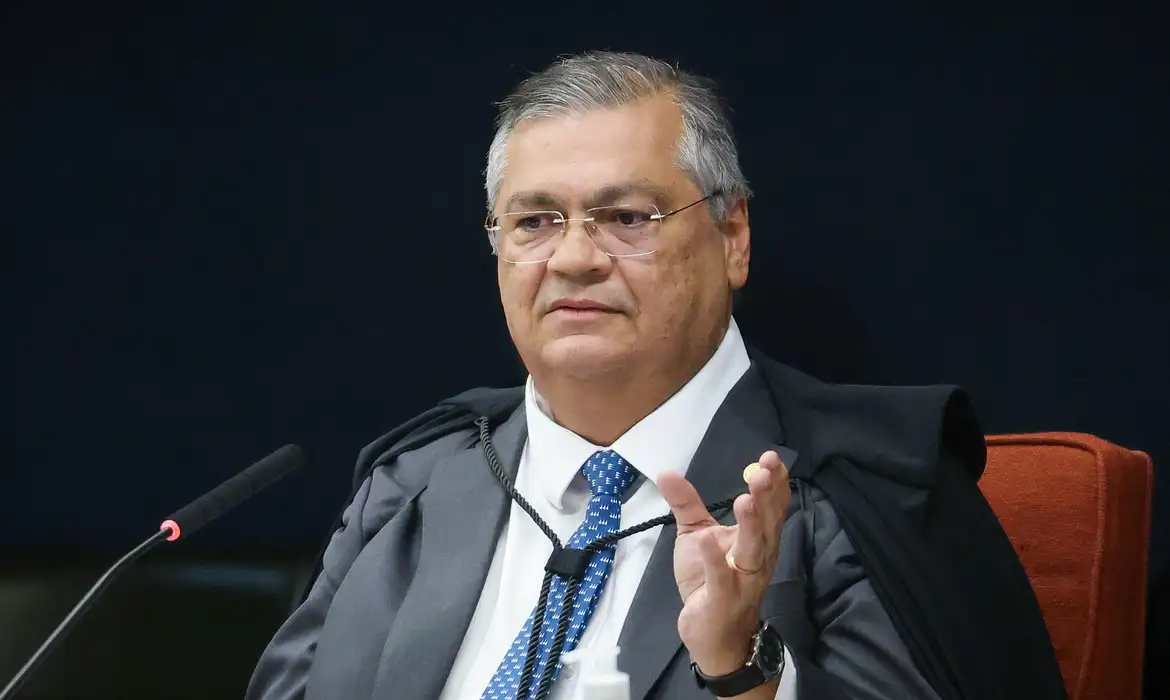 STF determina fim de aposentadoria compulsória para juízes condenados
