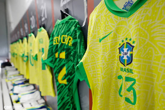 A camisa canarinho e o peso da polarização política