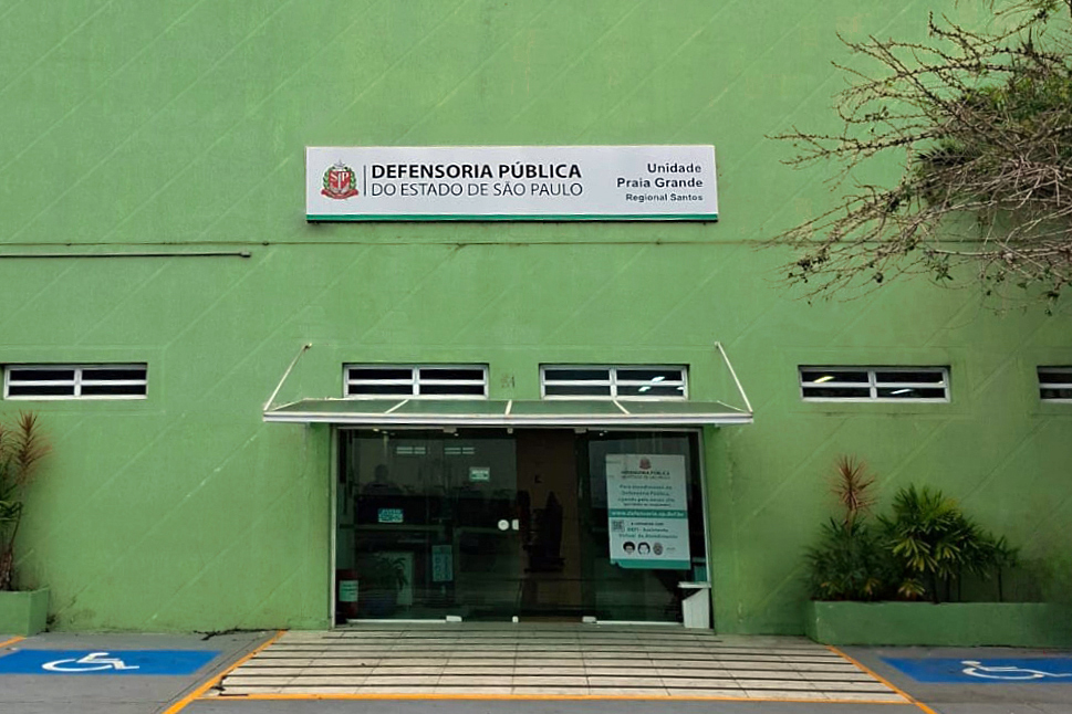 Justiça derruba exigência de laudo psicossocial para jovem trans de Praia Grande retificar nome e gênero