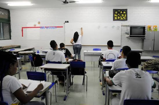 O recorte racial invisível do PISA 2025: quem são os 67% que não leem?