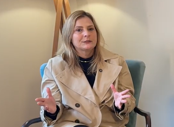 Câmara de Santos convoca secretária para explicar gastos de publicidade