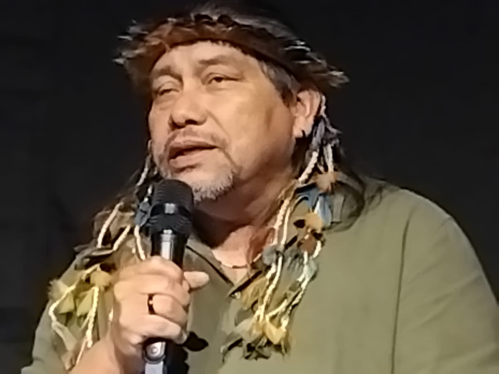“Sou em educador que escreve e um escritor que educa”