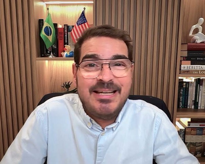 Juíza ordena bloqueiro bolsonarista a remover vídeo xenofóbico de rede social