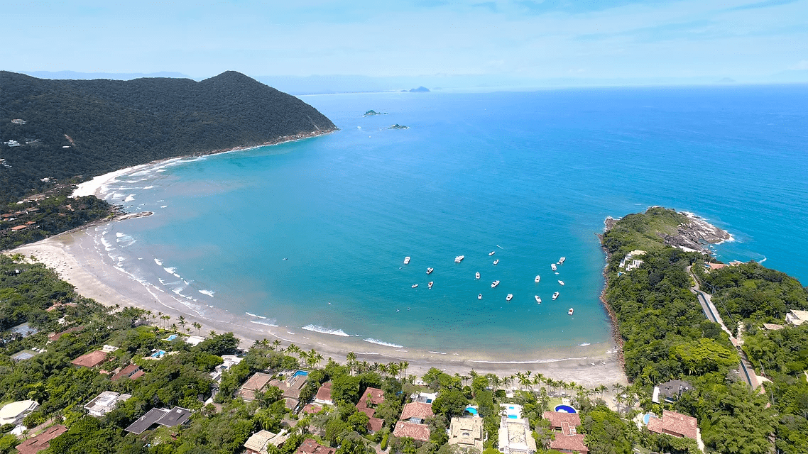 Praias de Guarujá semifechadas por ‘endinheirados’ podem ganhar força com eleição de Flávio Bolsonaro