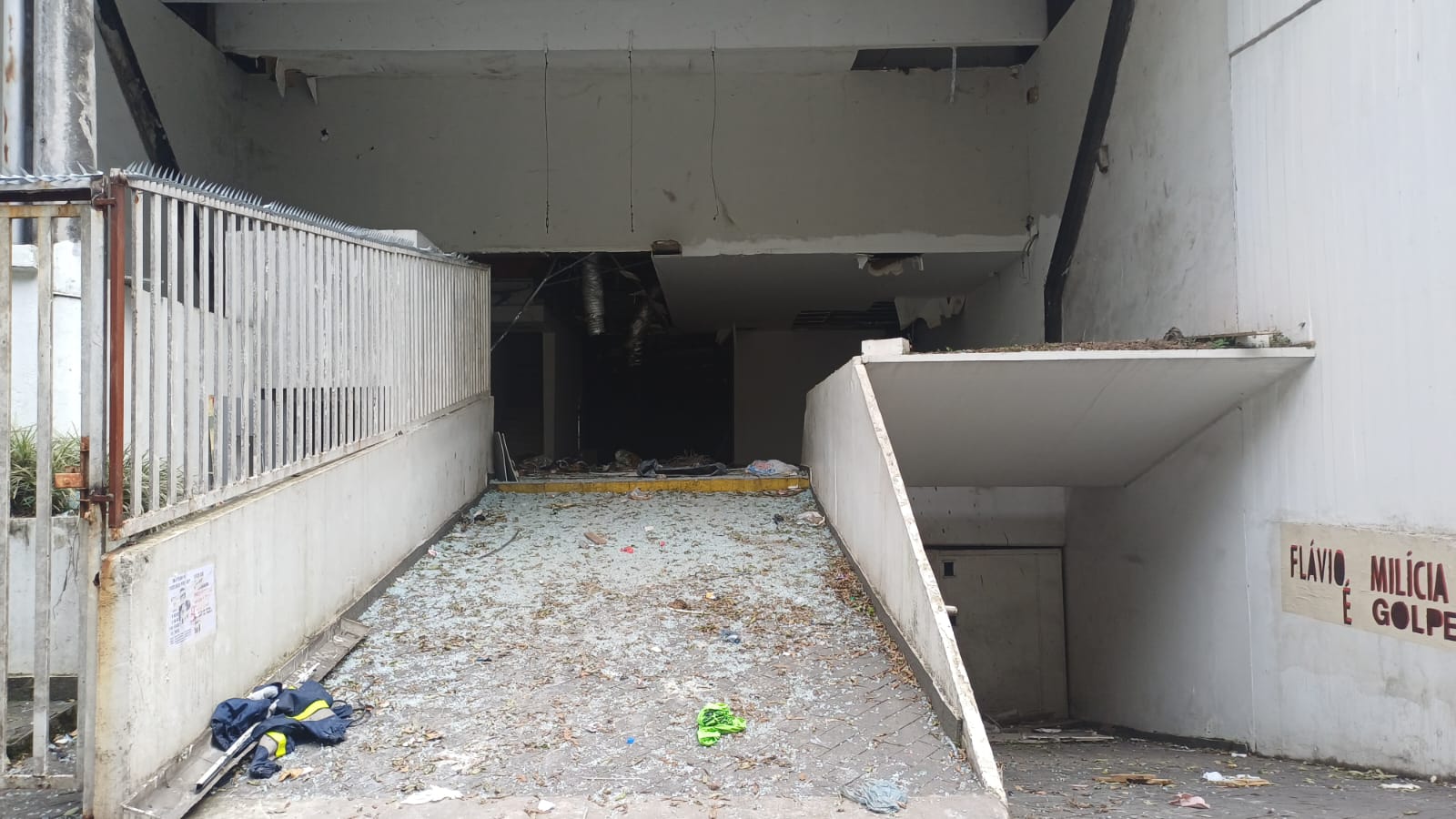 Abandono e degradação no Centro de Santos (SP). Até quando a Prefeitura vai fechar os olhos?