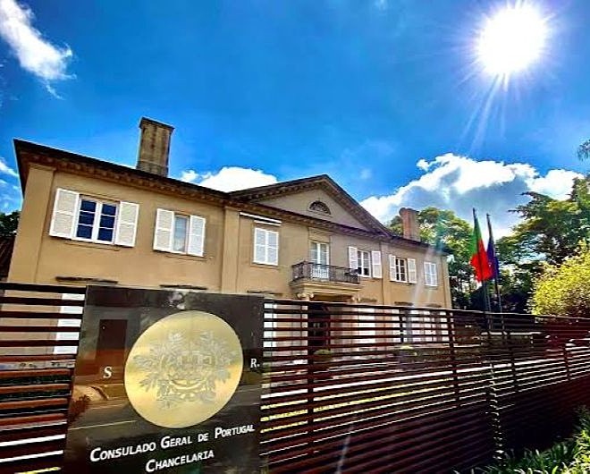 Funcionária de consulado português é condenada por homofobia contra colega