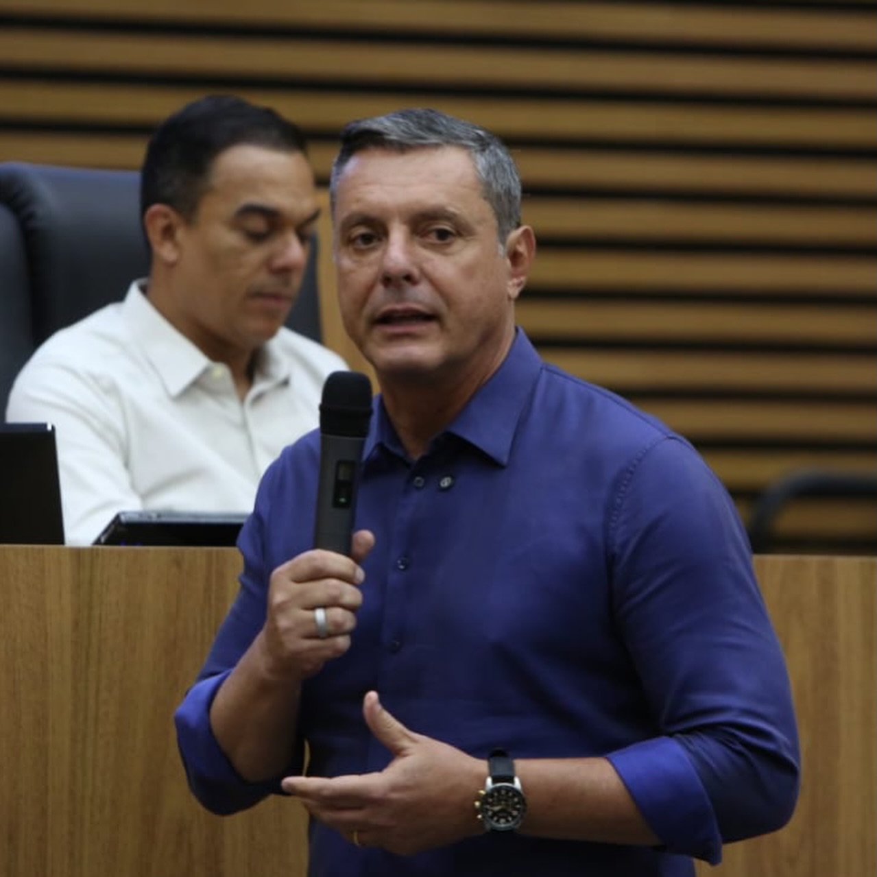 Prefeito de Santos (SP) suspende perdas salariais de guardas
