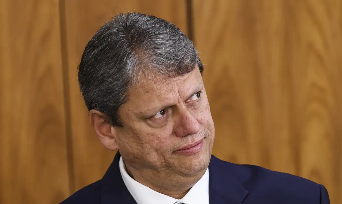 Tarcísio já assombrado por crise hídrica pós privatização da Sabesp