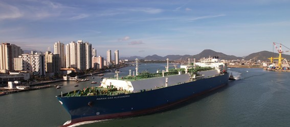 Navios-bomba: empresa reconhece perigo e propõe embarcação de combate a incêndio ao MP