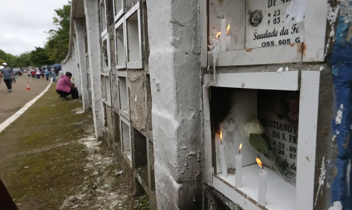 São Vicente abre disputa milionária para concessão de serviços funerários