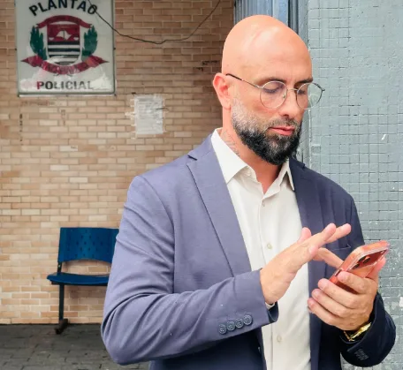 Vereador de São Vicente (SP) é obrigado a retirar insultos contra advogado das redes sociais