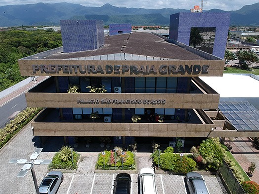Justiça permite que apenas 30% dos servidores cruzem os braços em Praia Grande (SP)