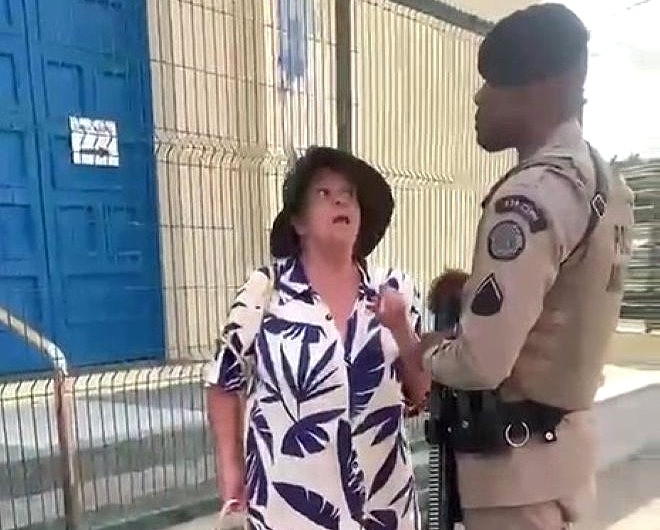 Idosa é presa acusada de injúria racial contra policial